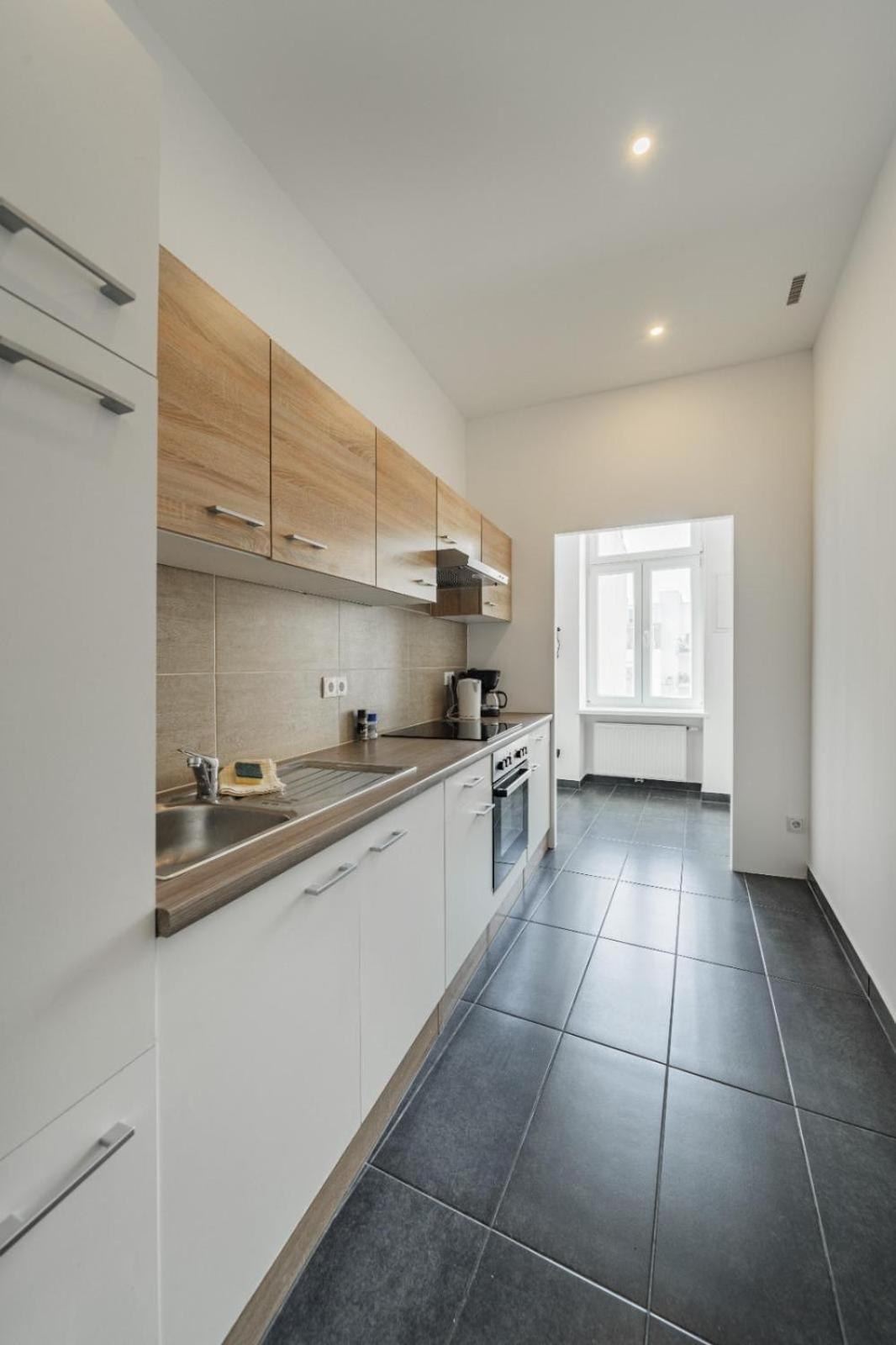 Neulerchenfelder Apartment Wina Bagian luar foto